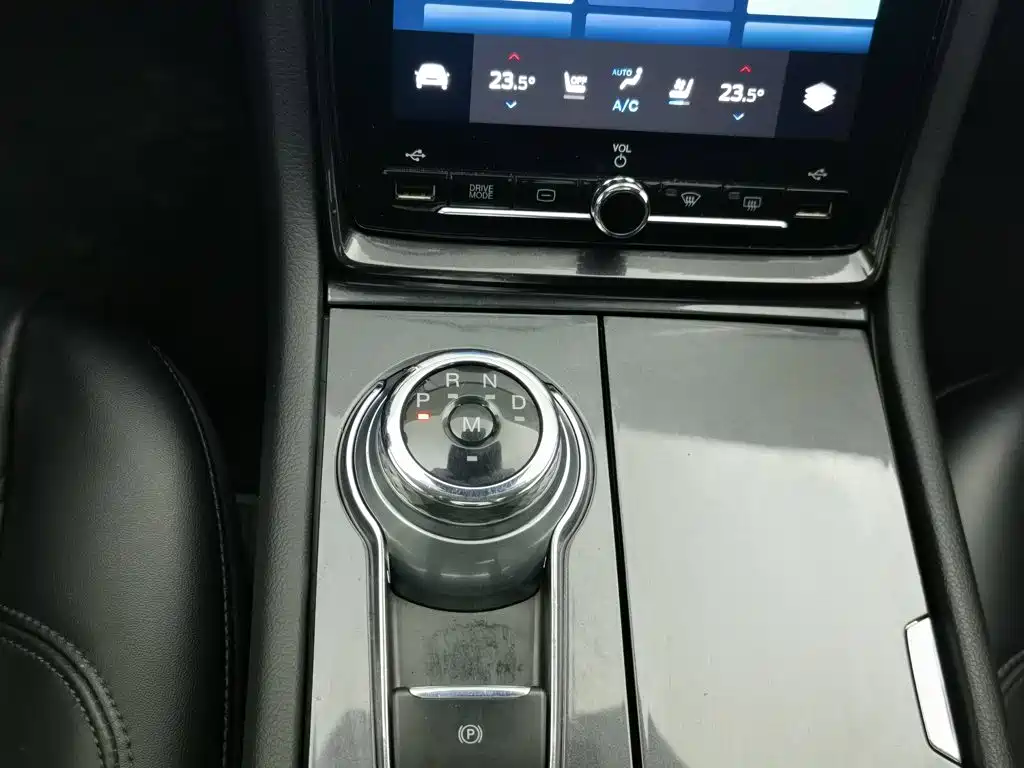 Ford Taurus — миниатюра 13
