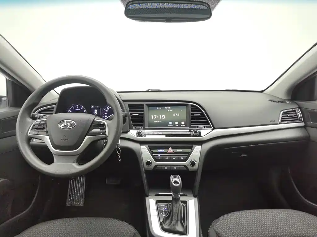 Hyundai Elantra — миниатюра 5