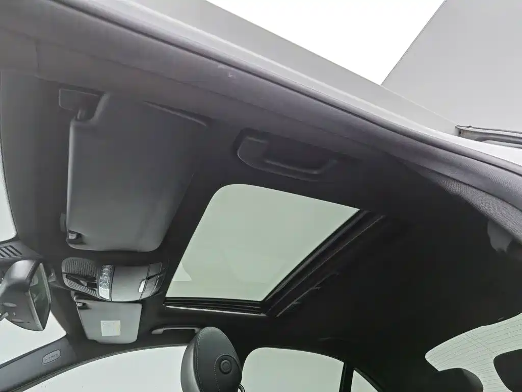 Mercedes-Benz C-Class — миниатюра 14