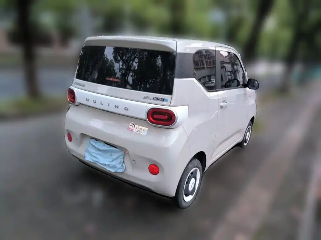 Wuling MINIEV — миниатюра 6
