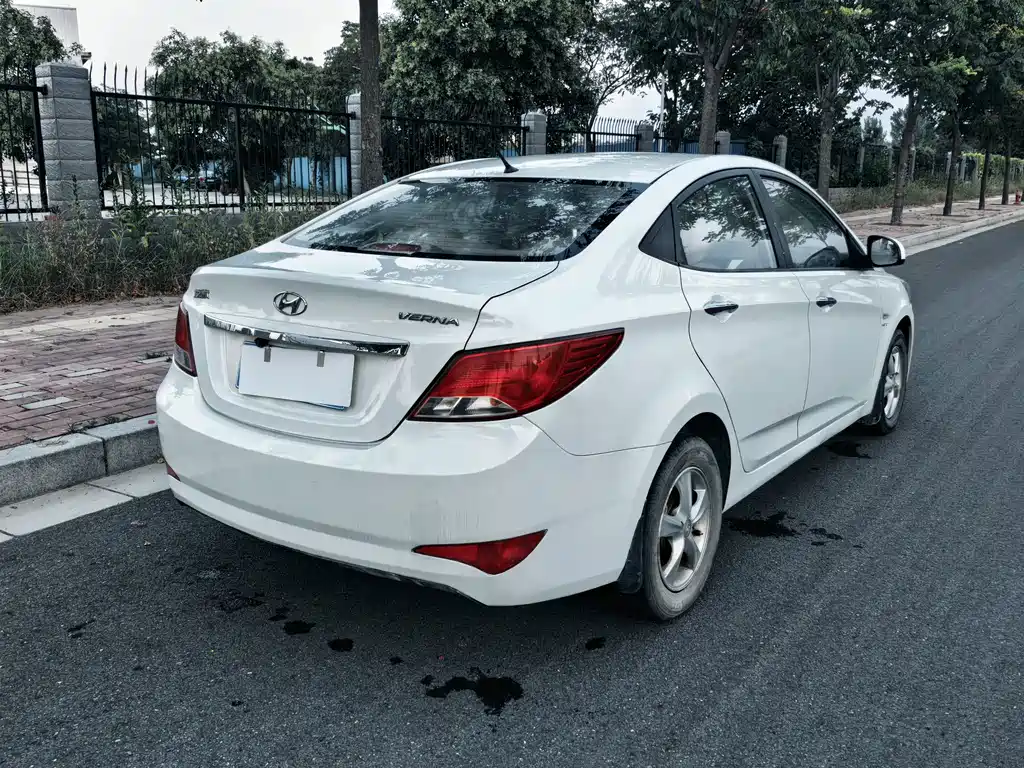 Hyundai Verna — миниатюра 8