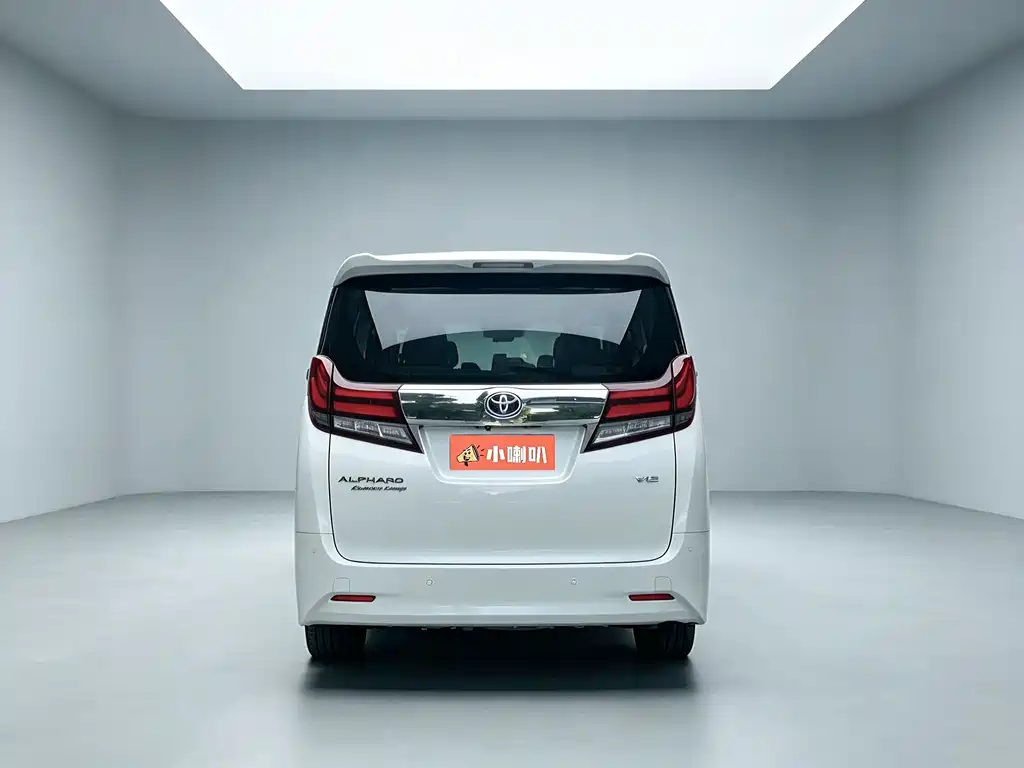 Toyota Alphard — миниатюра 5