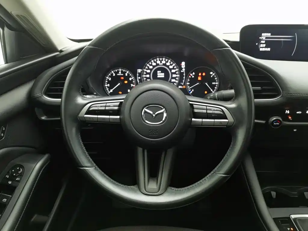 Mazda 3 Axela — миниатюра 11