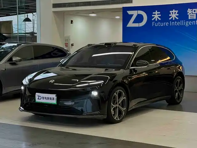 NIO NIO ET5T 2025