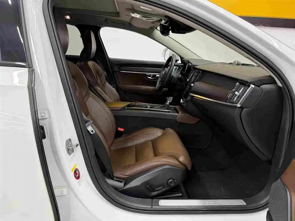 Volvo V90 — миниатюра 7