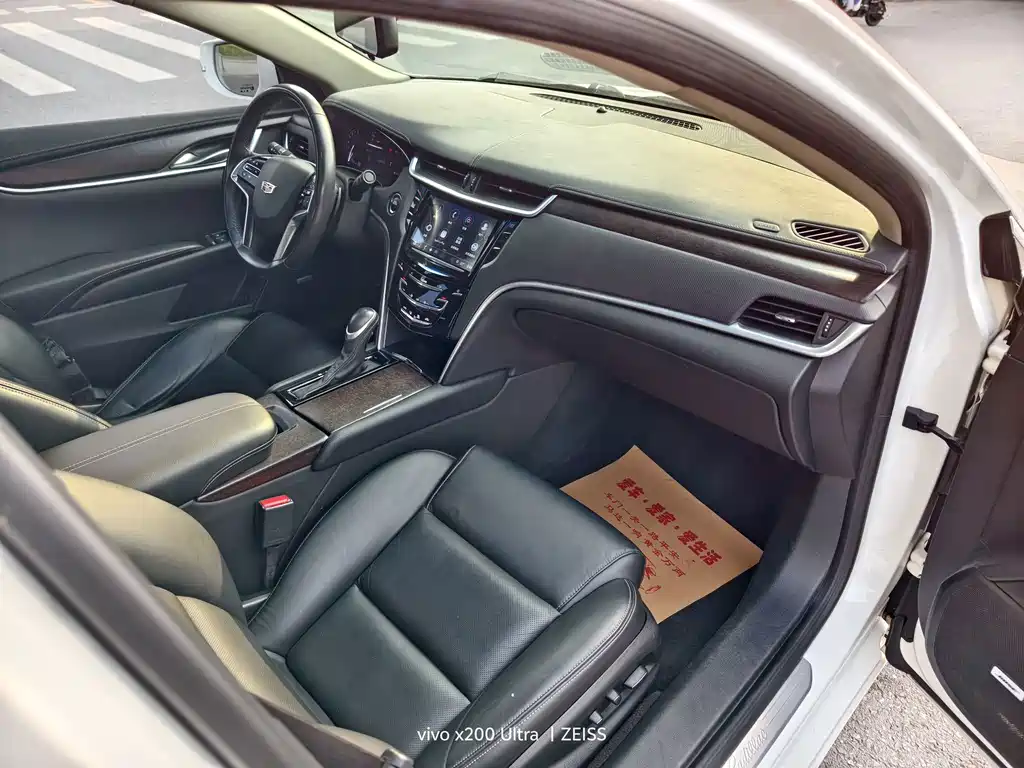 Cadillac XTS — миниатюра 9