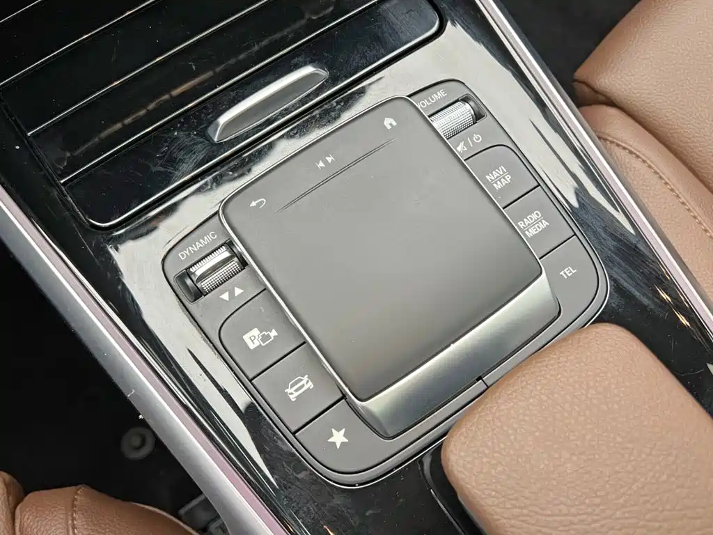 Mercedes-Benz GLB — миниатюра 17