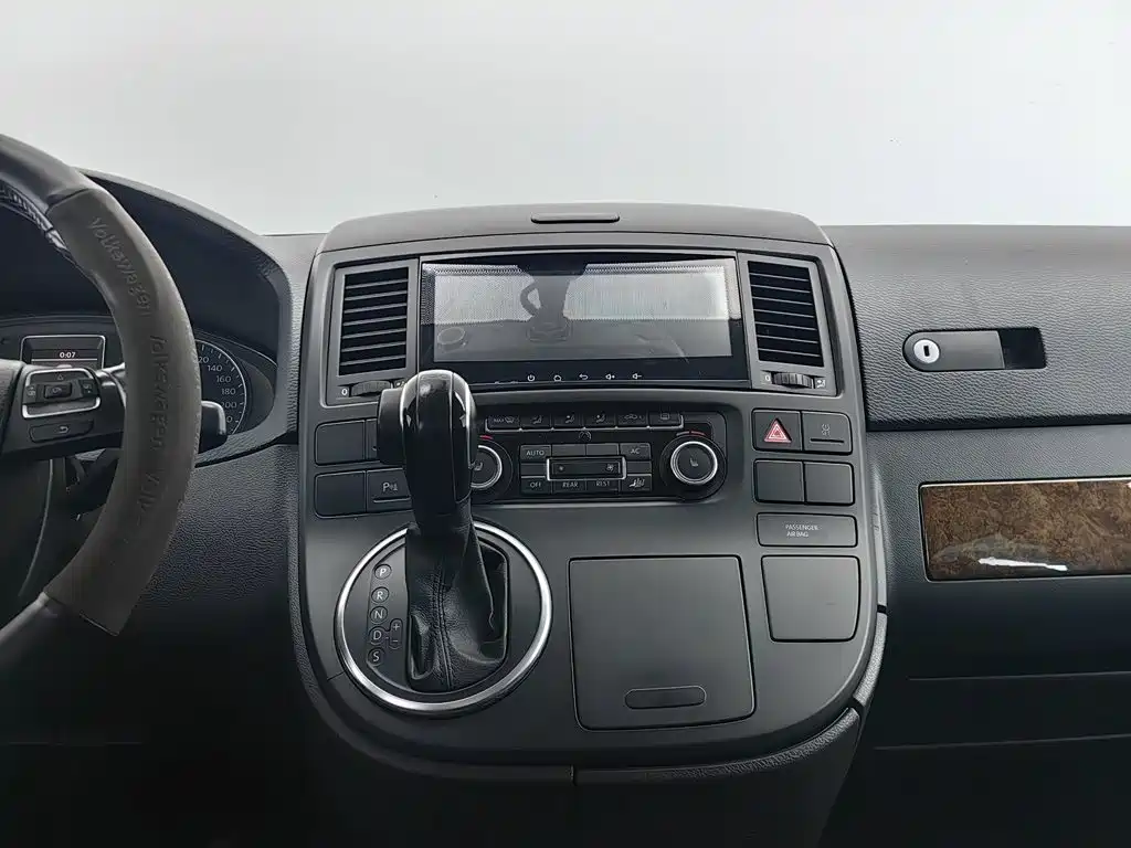 Volkswagen Multivan — миниатюра 12