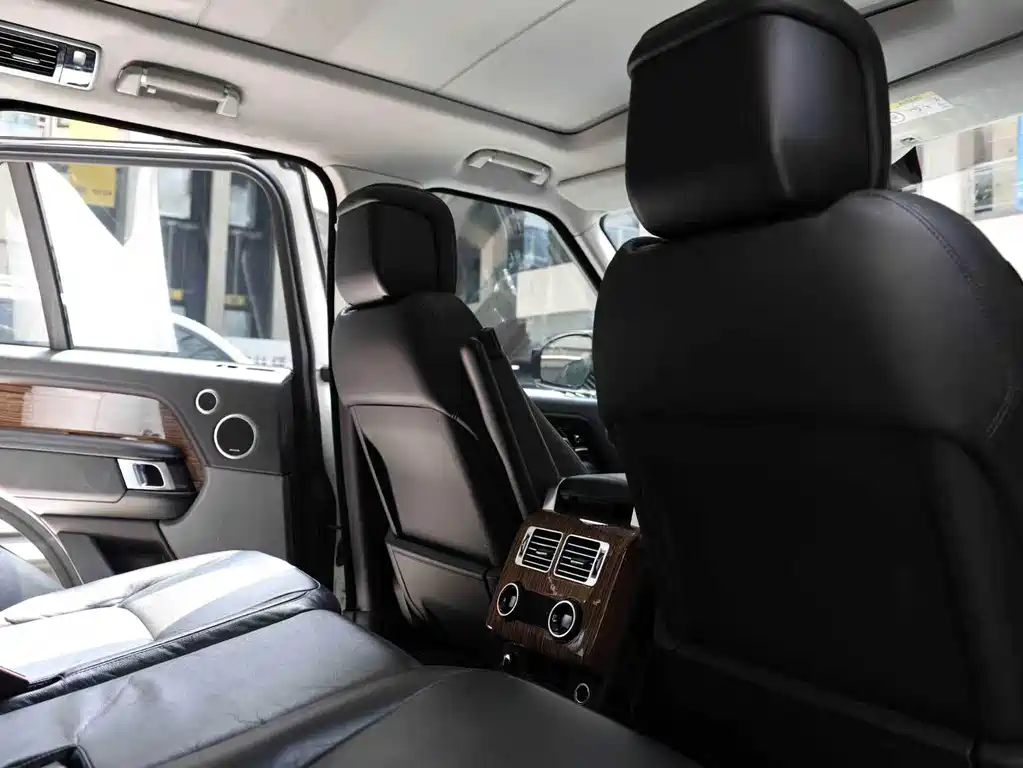 Land Rover Range Rover — миниатюра 8