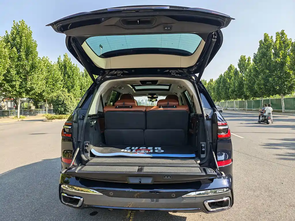 BMW X7 — миниатюра 17