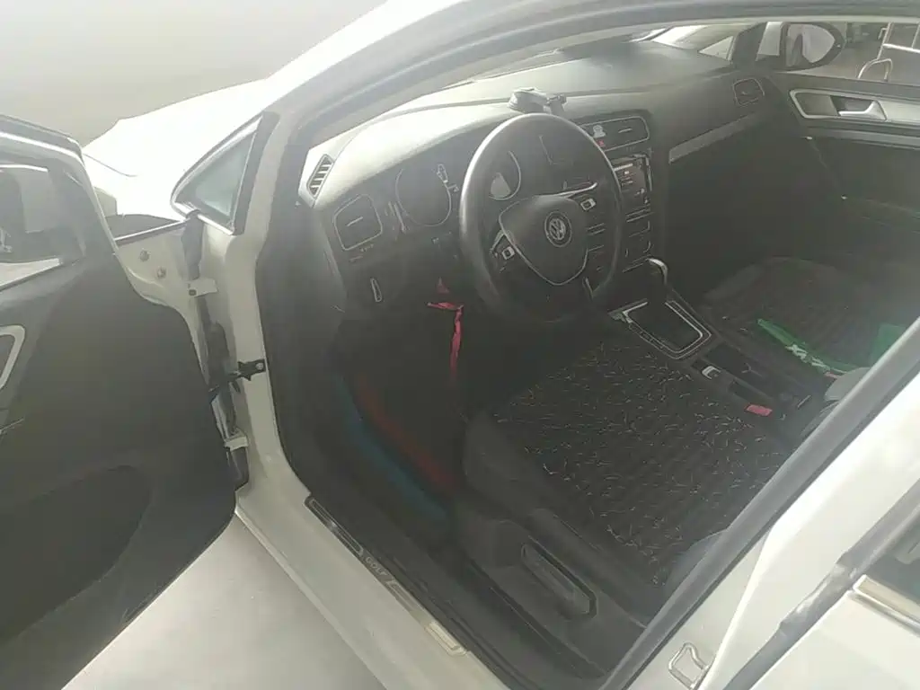 Volkswagen Golf — миниатюра 18