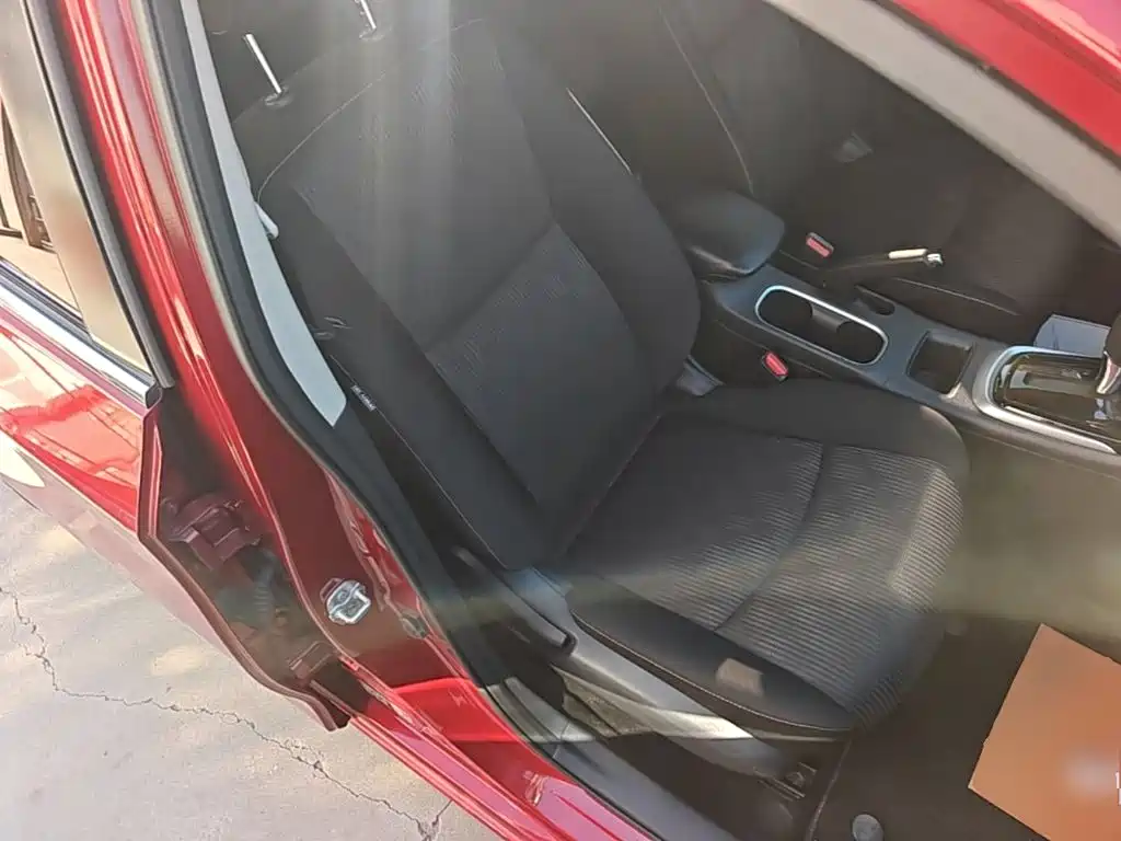 Nissan Tiida — миниатюра 25