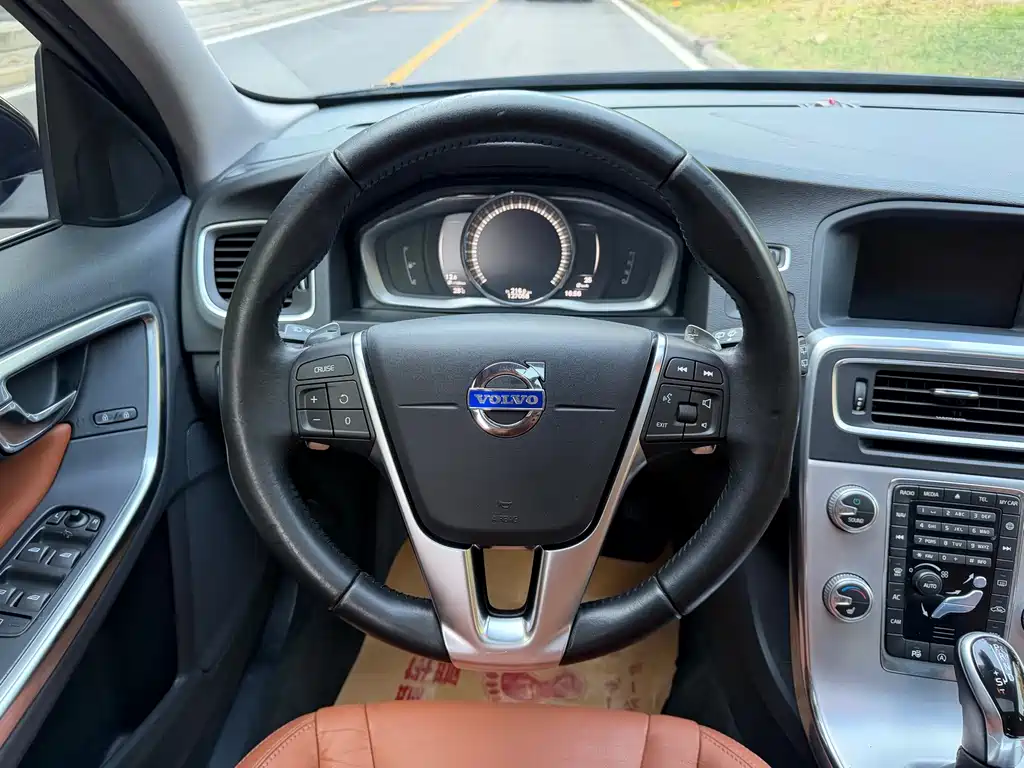 Volvo V60 — миниатюра 6