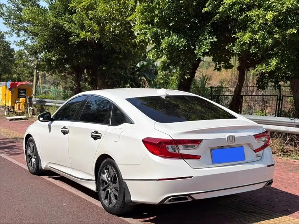 Honda Accord — миниатюра 7