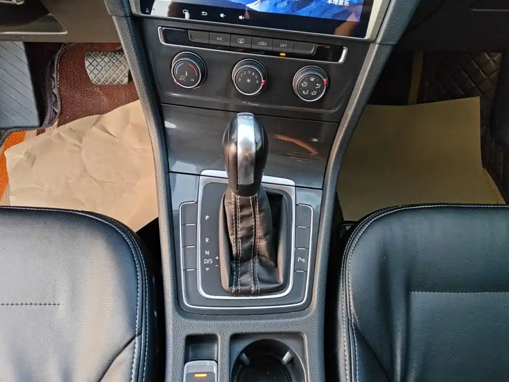 Volkswagen Golf — миниатюра 14