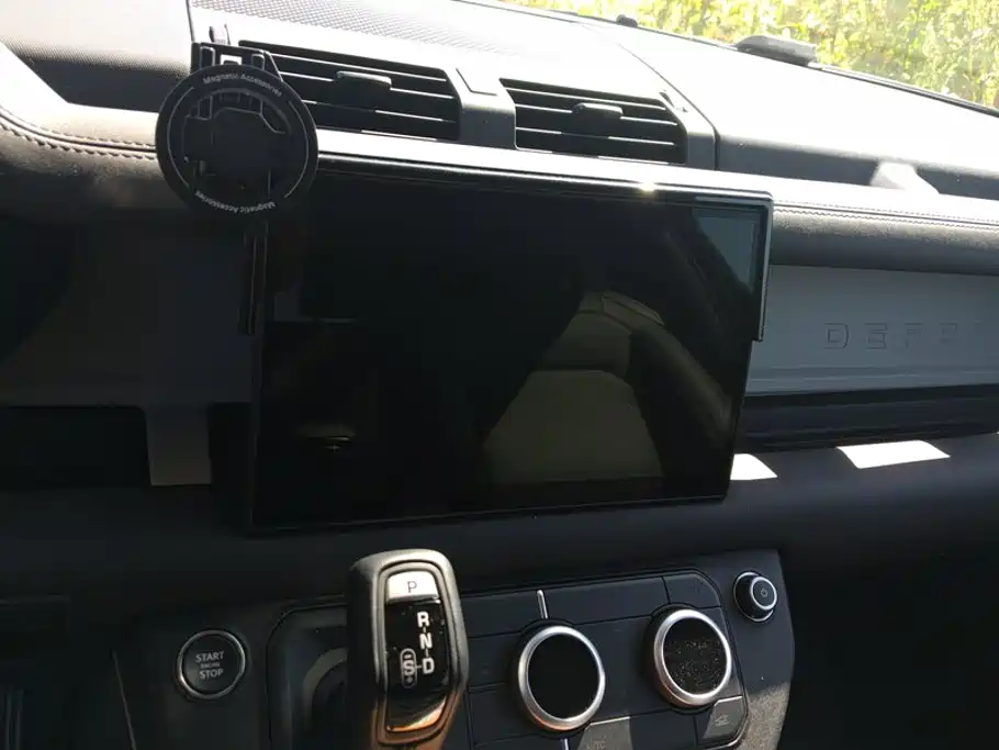 Land Rover Defender — миниатюра 13