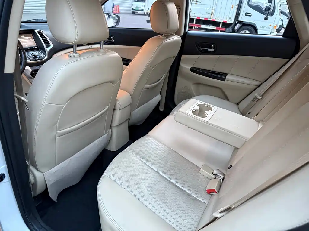Changan Eado — миниатюра 9