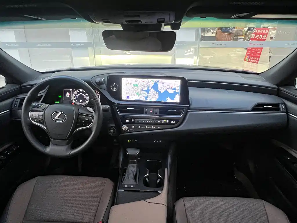 Lexus ES — миниатюра 8