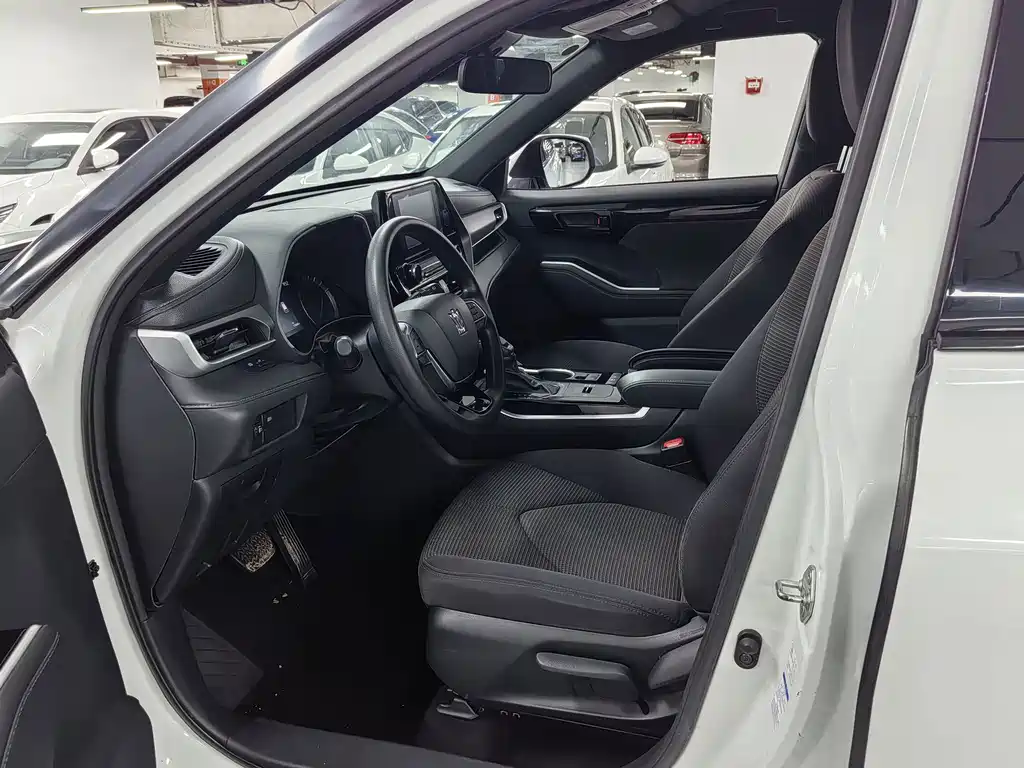 Toyota Crown Kluger — миниатюра 10