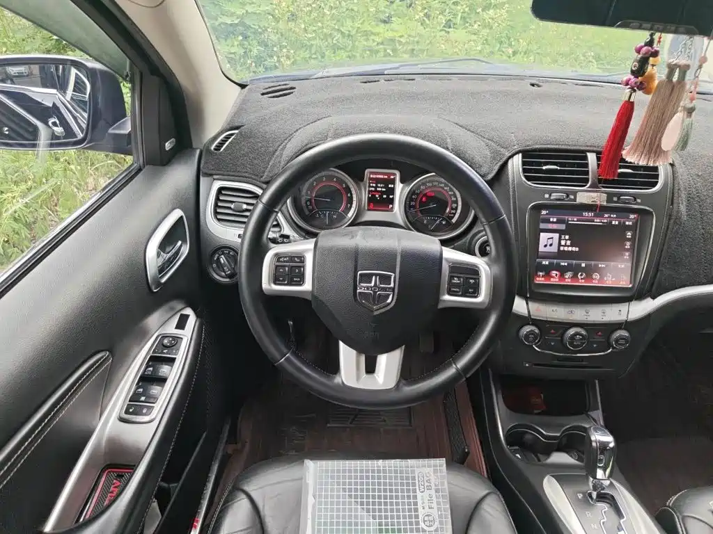 Dodge Journey — миниатюра 6