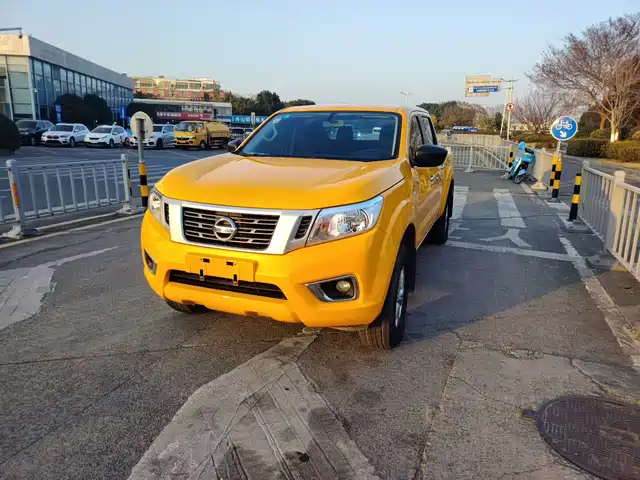 NISSAN NAVARRA
