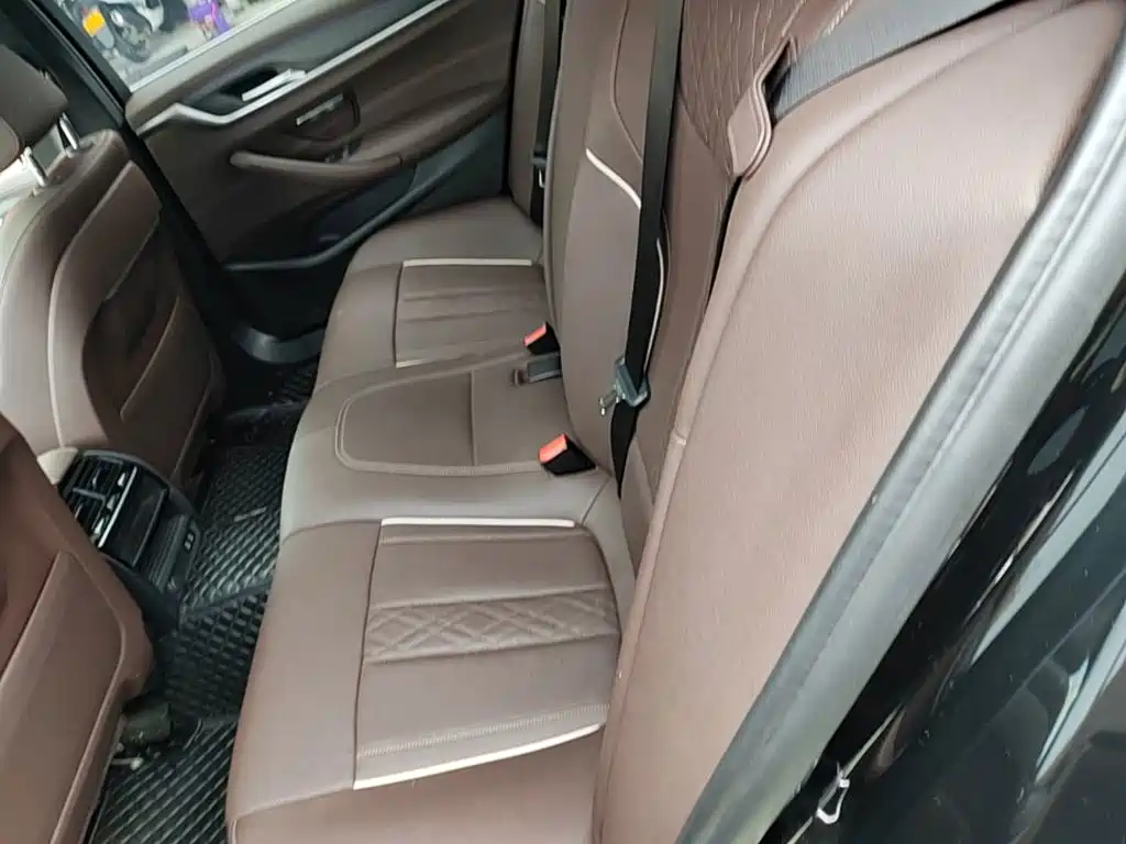 BMW 5 Series — миниатюра 17