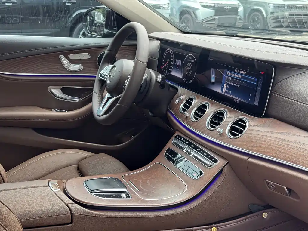 Mercedes-Benz E-Class — миниатюра 17