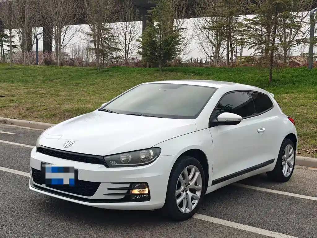 Купить Volkswagen Scirocco