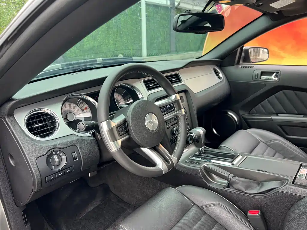 Ford Mustang 2013 3.7L AT
