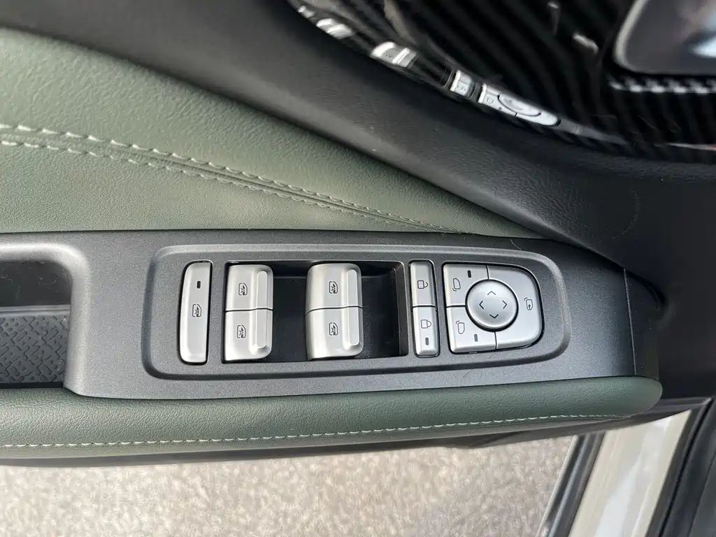 BAOJUN YUE ALSO PLUS