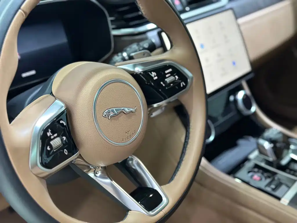 Jaguar XFL — миниатюра 19