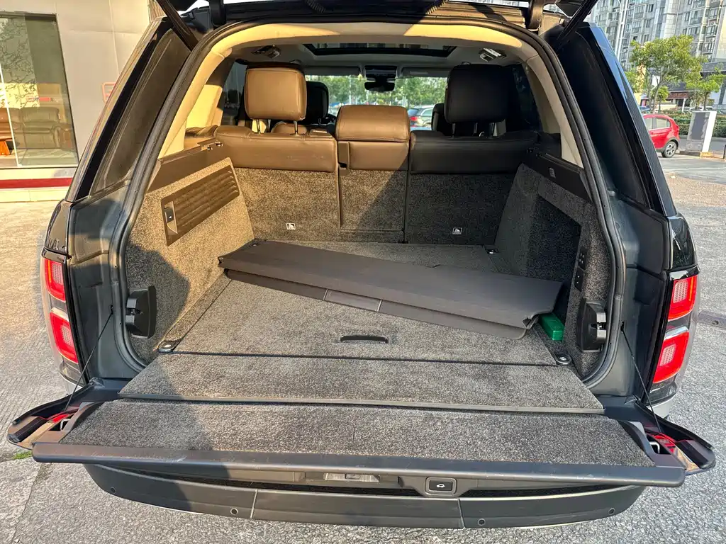 Land Rover Range Rover — миниатюра 20