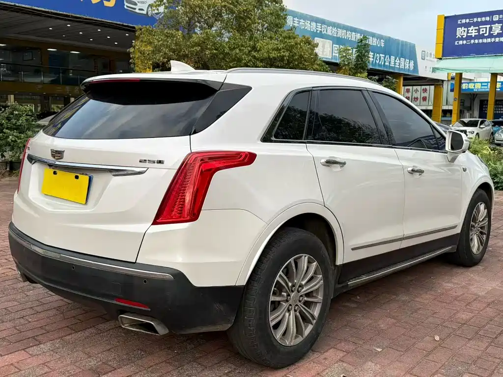 CADILLAC XT5
