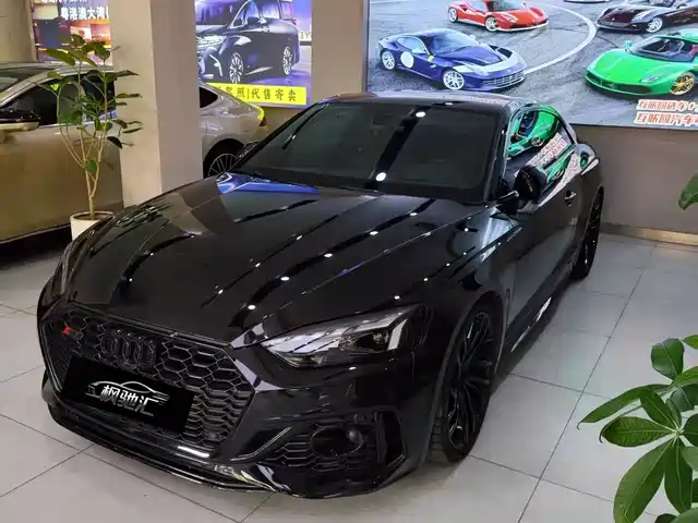 AUDI RS 5
