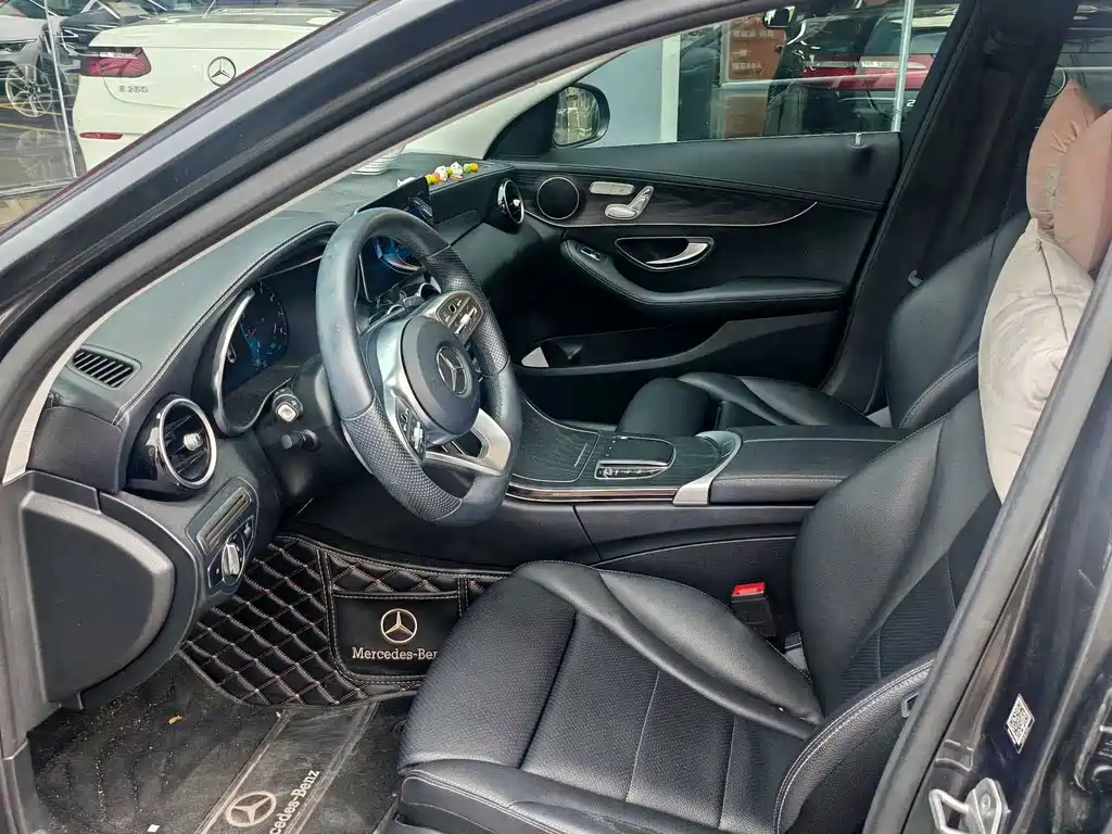 Mercedes-Benz C-Class — миниатюра 6