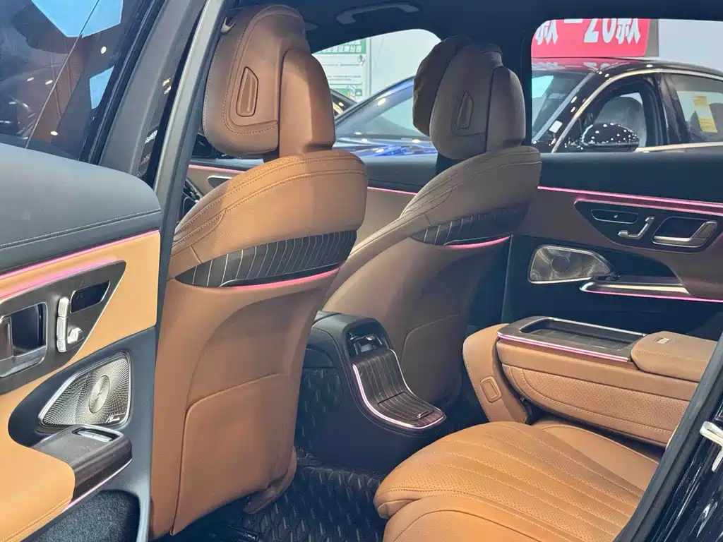 Mercedes-Benz E-Class — миниатюра 9