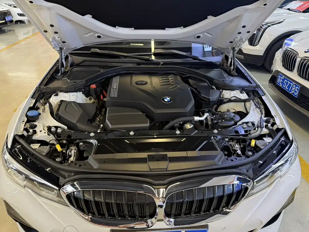 BMW 3 Series 3 2022 325Li xDrive M Sport