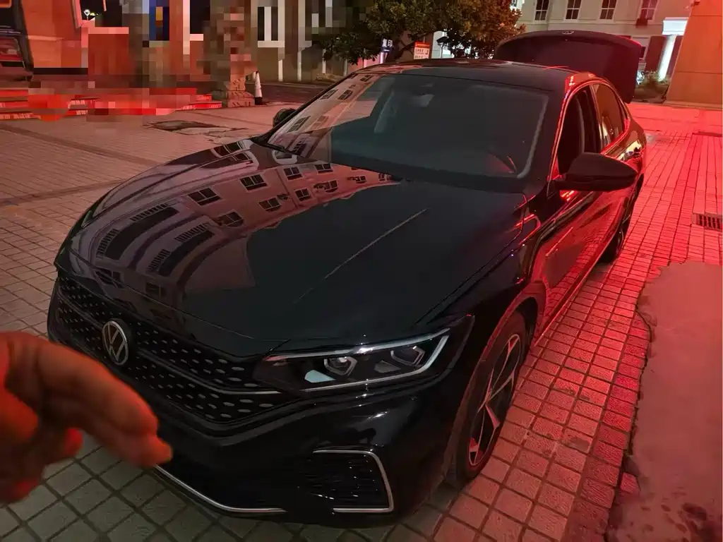 Volkswagen Passat 2025 380TSI