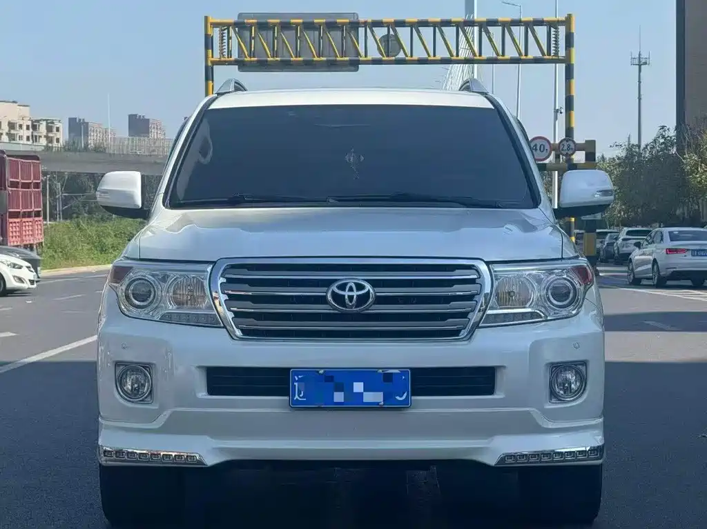Toyota Land Cruiser — миниатюра 2