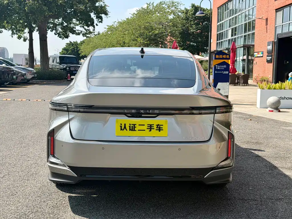 Lexus ES — миниатюра 4