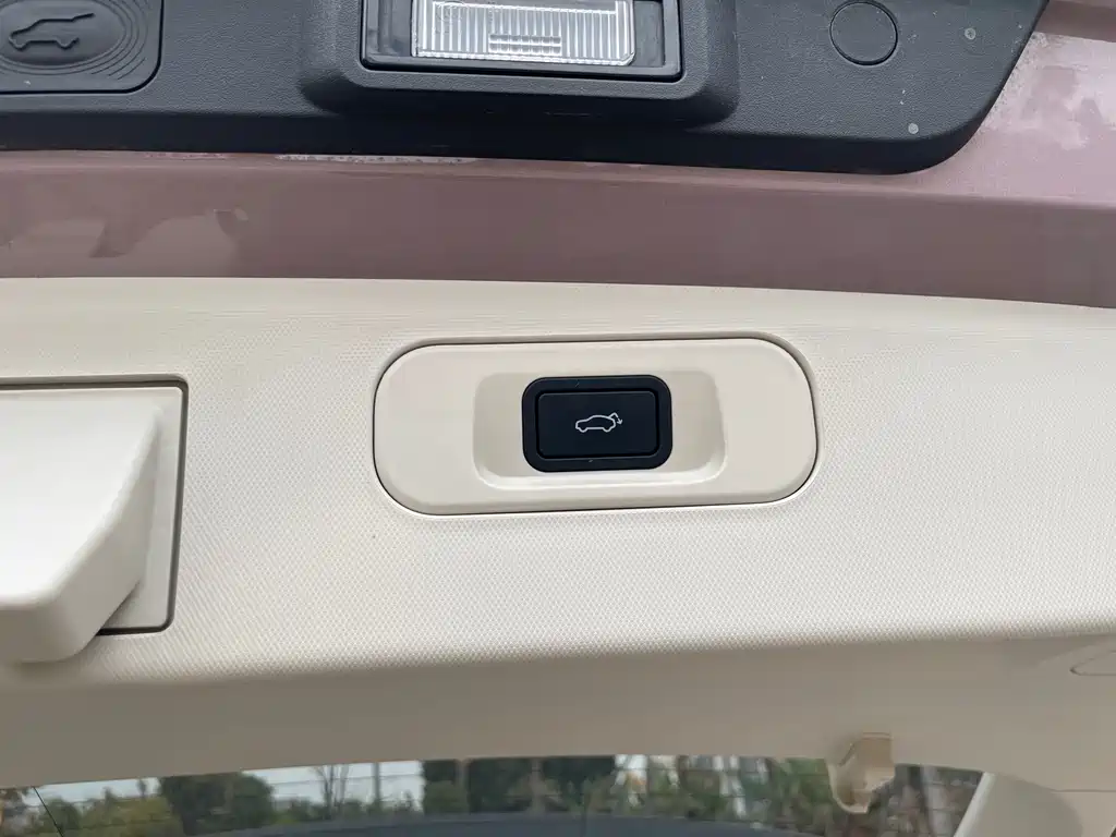 GEELY AUTOMOBILE GEELY ICON