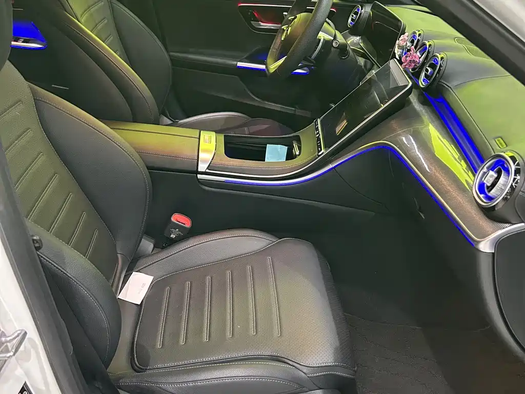 Mercedes-Benz C-Class — миниатюра 4