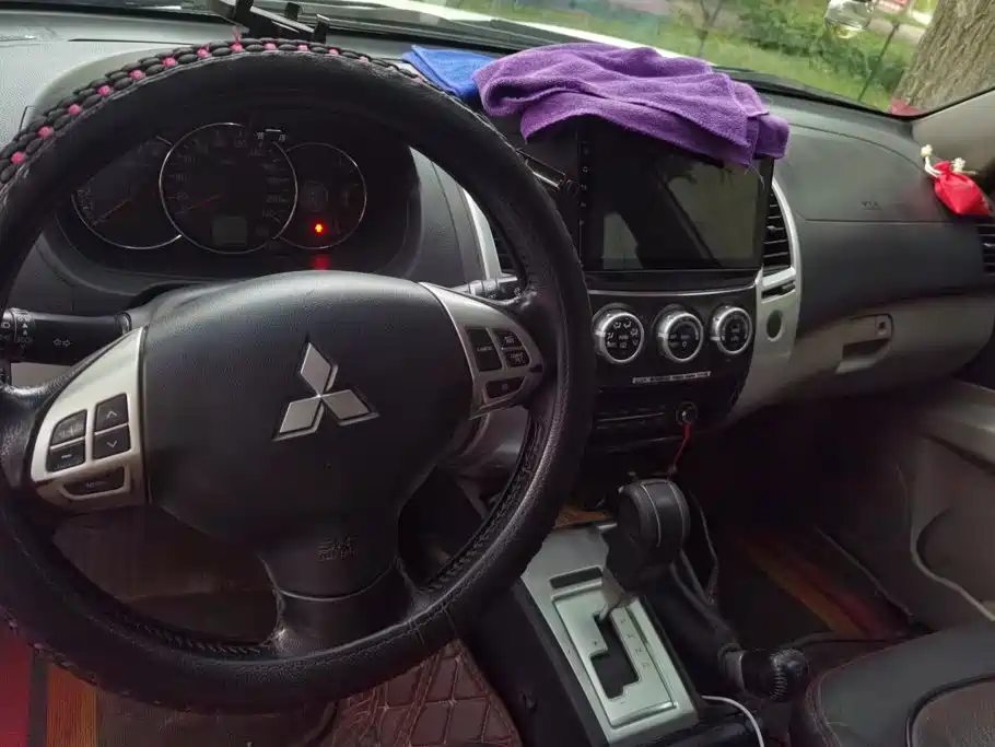 Mitsubishi Pajero Sport — миниатюра 12