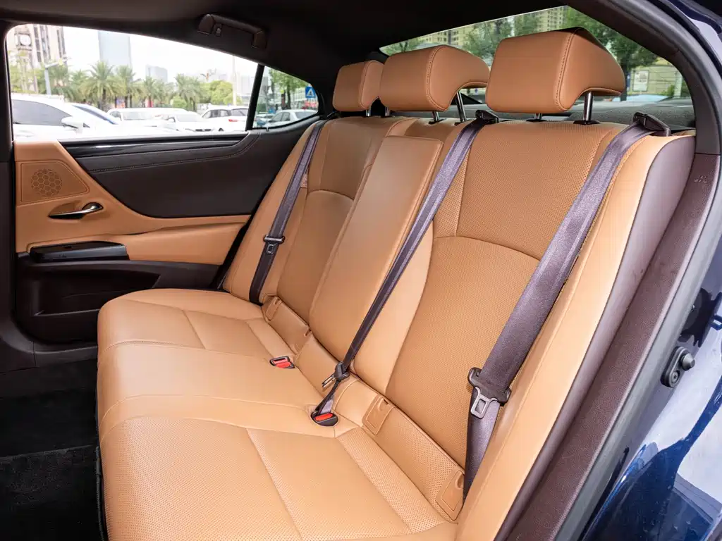 Lexus ES — миниатюра 12