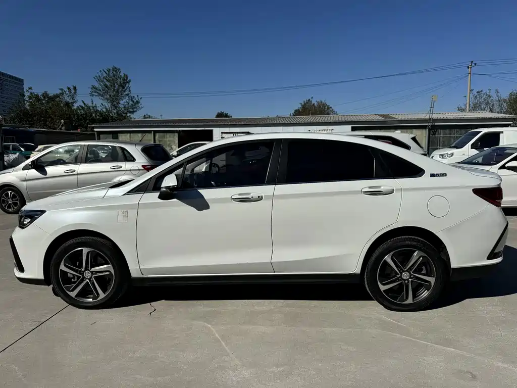 BAIC EU5 — миниатюра 5