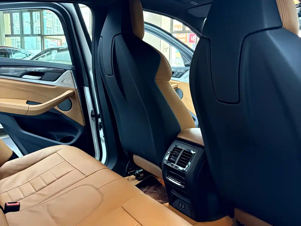 BMW X4 M40i — миниатюра 7