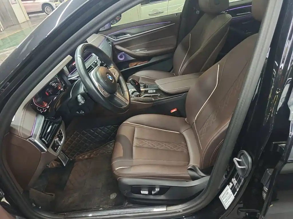 BMW 5 Series — миниатюра 15