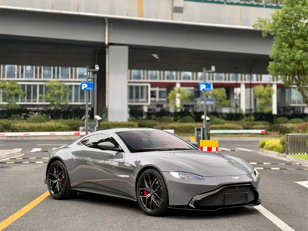 Aston Martin V8 Vantage — миниатюра 2