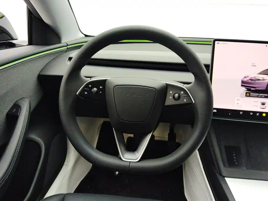 Tesla Model 3 — миниатюра 15