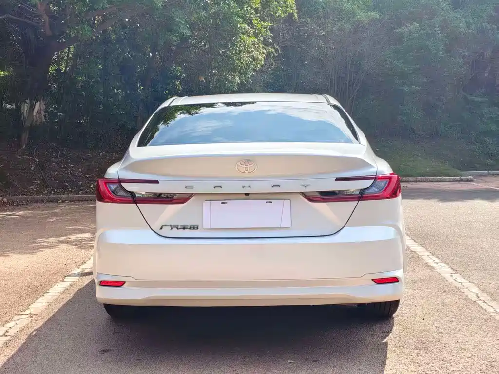 Toyota Camry — миниатюра 8